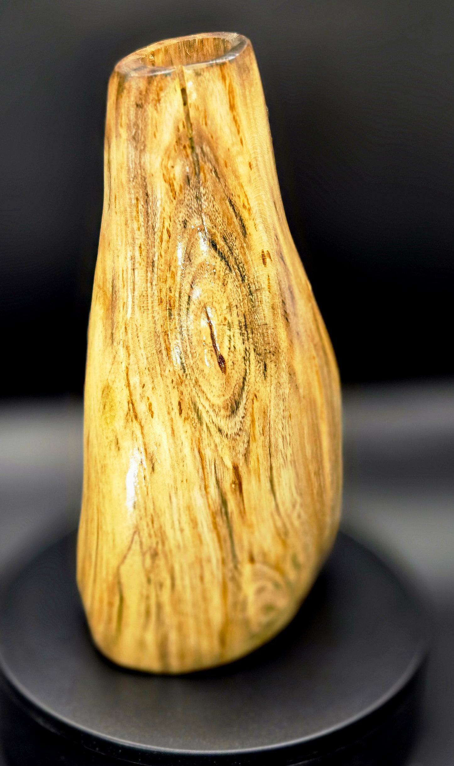 Shimmering hackberry vase